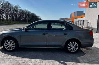Седан Volkswagen Jetta 2012 в 