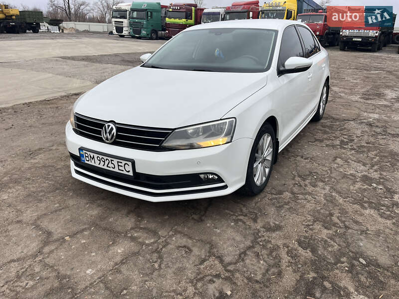 Седан Volkswagen Jetta 2016 в 