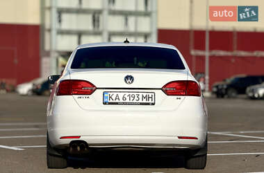 Седан Volkswagen Jetta 2014 в 