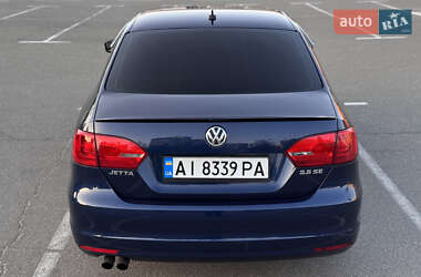 Седан Volkswagen Jetta 2011 в 