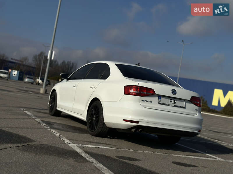 Седан Volkswagen Jetta 2015 в Днепре