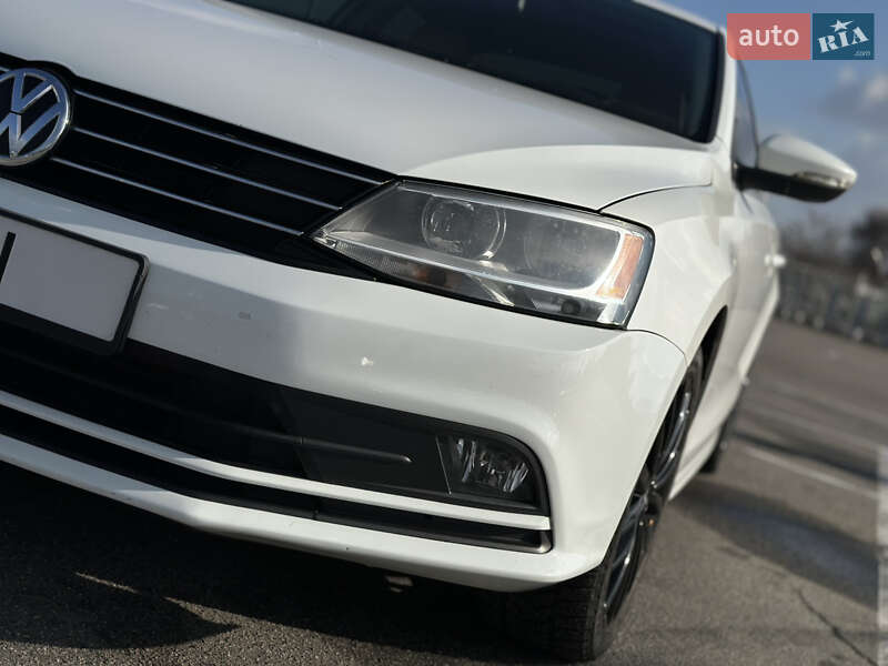 Седан Volkswagen Jetta 2015 в Днепре