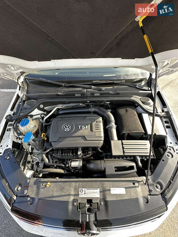 Седан Volkswagen Jetta 2015 в Днепре