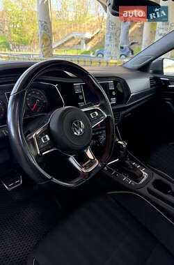 Седан Volkswagen Jetta 2019 в 