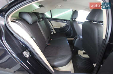 Седан Volkswagen Jetta 2016 в 