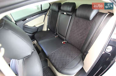 Седан Volkswagen Jetta 2016 в 