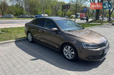 Седан Volkswagen Jetta 2012 в 