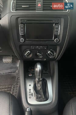 Седан Volkswagen Jetta 2014 в 