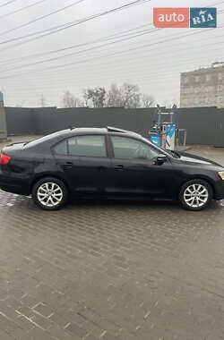 Седан Volkswagen Jetta 2010 в 