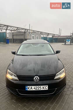 Седан Volkswagen Jetta 2010 в 