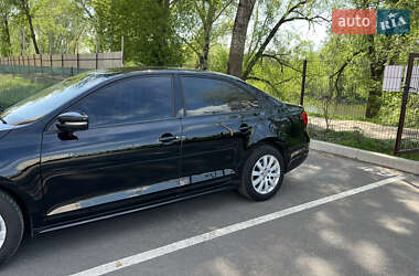 Седан Volkswagen Jetta 2014 в 