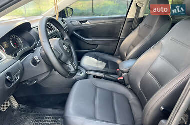 Седан Volkswagen Jetta 2014 в 