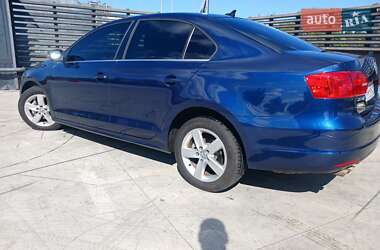 Седан Volkswagen Jetta 2014 в Києві