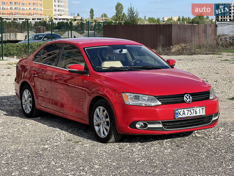 Седан Volkswagen Jetta 2013 в 
