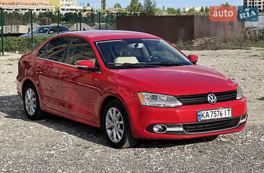 Седан Volkswagen Jetta 2013 в 