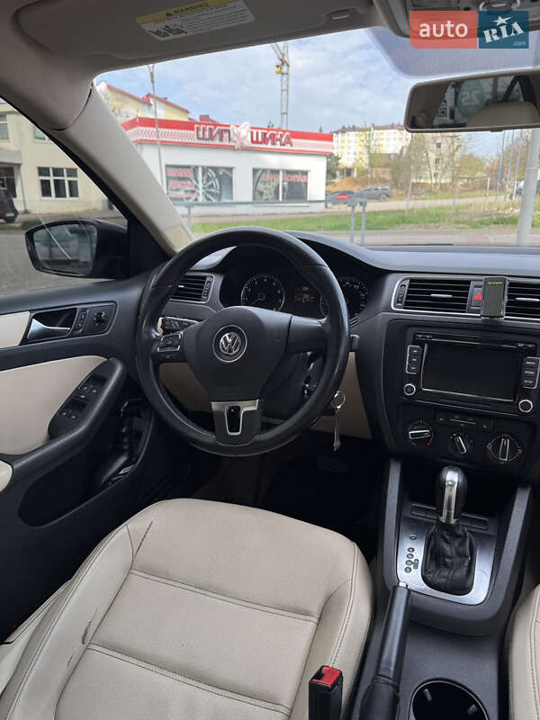 Седан Volkswagen Jetta 2011 в Ивано-Франковске фото 19 Седан Volkswagen Jetta 2011 в Ивано-Франковске