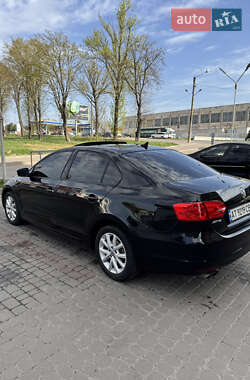 Седан Volkswagen Jetta 2011 в 