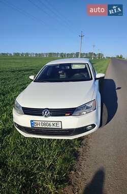 Седан Volkswagen Jetta 2014 в 