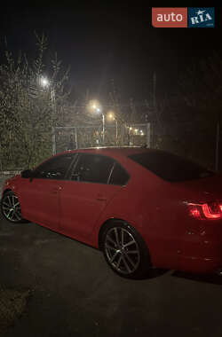 Седан Volkswagen Jetta 2013 в Харькове