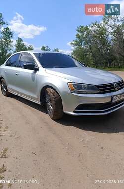 Седан Volkswagen Jetta 2015 в 