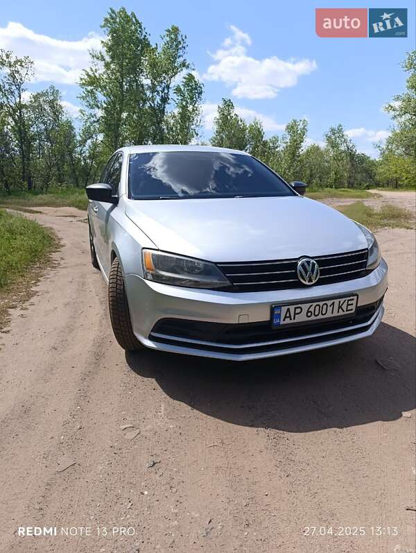 Седан Volkswagen Jetta 2015 в 