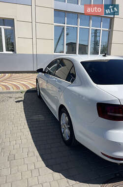 Седан Volkswagen Jetta 2016 в 