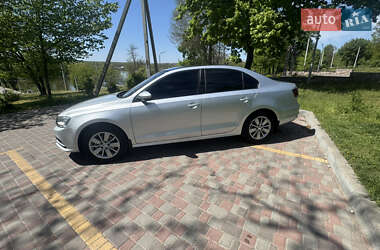 Седан Volkswagen Jetta 2016 в 