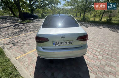 Седан Volkswagen Jetta 2016 в 