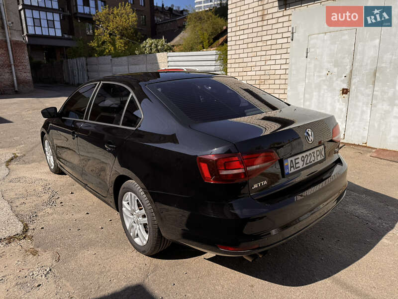Седан Volkswagen Jetta 2017 в Дніпрі