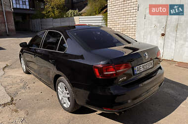 Седан Volkswagen Jetta 2017 в 