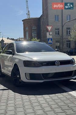 Седан Volkswagen Jetta 2014 в 