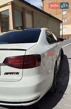 Седан Volkswagen Jetta 2014 в 