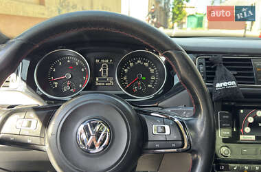Седан Volkswagen Jetta 2014 в 