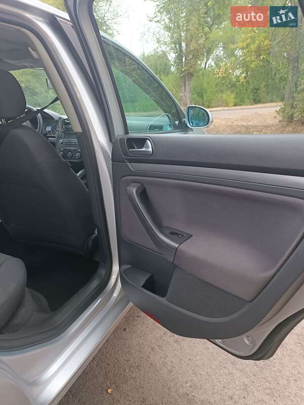 Седан Volkswagen Jetta 2005 в Верхньодніпровську