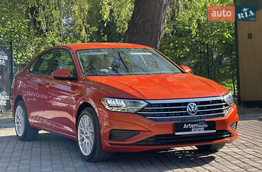 Седан Volkswagen Jetta 2019 в 