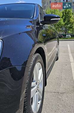 Седан Volkswagen Jetta 2012 в 