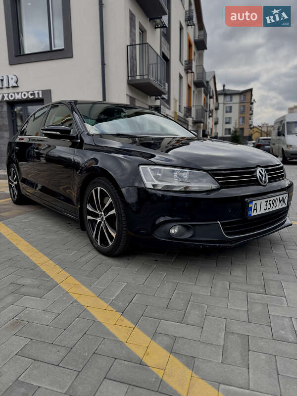 Седан Volkswagen Jetta 2011 в Ирпене