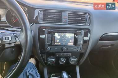 Седан Volkswagen Jetta 2014 в 