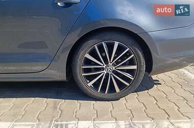 Седан Volkswagen Jetta 2014 в 