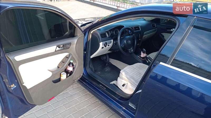 Седан Volkswagen Jetta 2013 в Городище