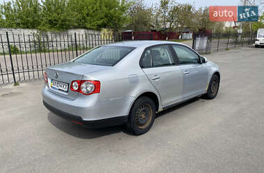 Седан Volkswagen Jetta 2006 в 