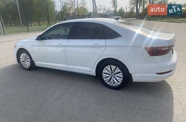 Седан Volkswagen Jetta 2020 в 
