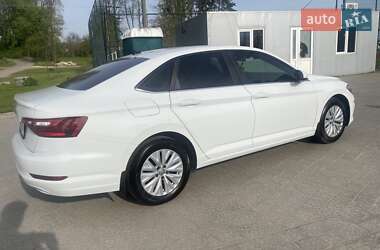 Седан Volkswagen Jetta 2020 в 