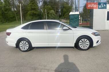 Седан Volkswagen Jetta 2020 в 