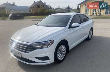 Седан Volkswagen Jetta 2020 в 