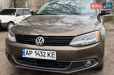Седан Volkswagen Jetta 2013 в 