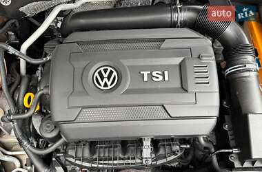 Седан Volkswagen Jetta 2013 в 