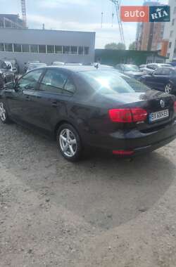 Седан Volkswagen Jetta 2010 в 