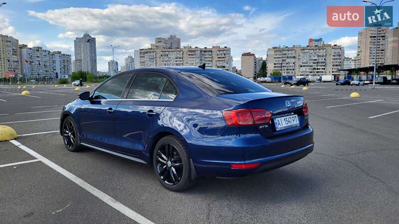 Седан Volkswagen Jetta 2013 в Киеве