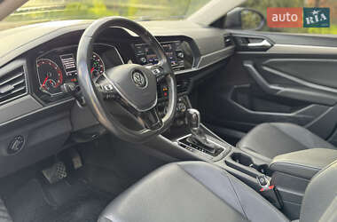 Седан Volkswagen Jetta 2019 в 